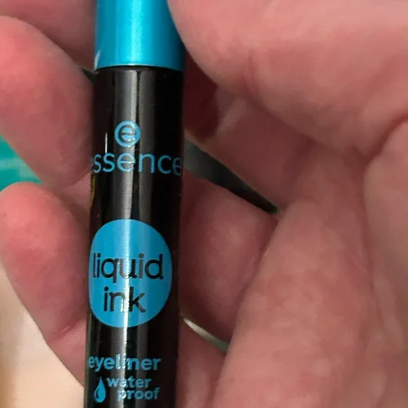 Beauty and Skincare Gift Set - Picture 8 of 16